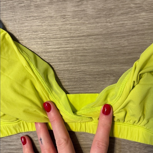 SKIMS Fits Everybody Crossover Bralette — Green Highlighter - Picture 6 of 7